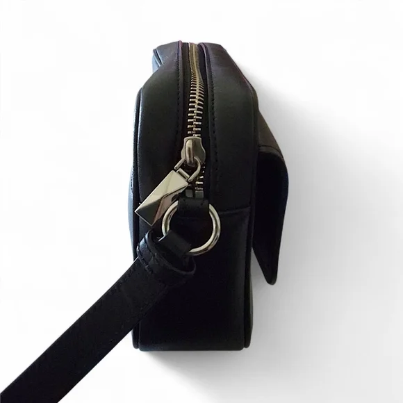 Michael Kors Manhattan Camera Crossbody - Picture 4 of 12